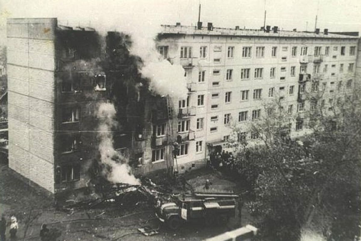 таран самолетом ан 2 дома в ворошиловграде (99) фото