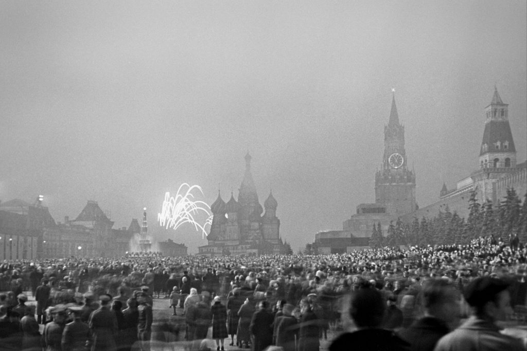 Салют 9 мая 1945 года фото