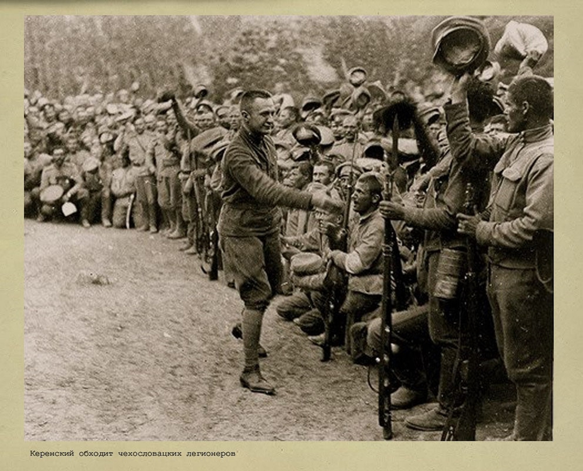 Керенский 1917 год. Керенский 1917. Февральская революция 1917 Керенский. Керенский на фронте 1917. Июньское наступление Керенского.