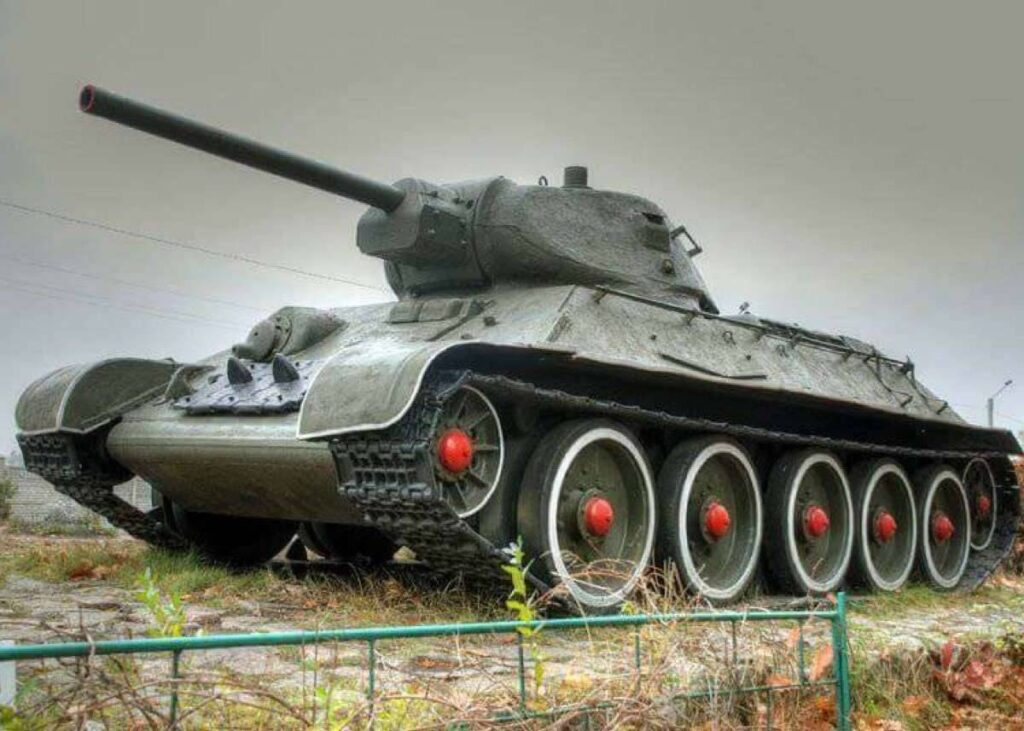 Первый танк т 34 фото
