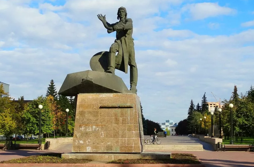 Челябинск 1975. Памятник танкистам добровольцам в Челябинске. Памятник танкисту в Челябинске. Памятник героям танкистам Челябинск. Памятник танкисту в Челябинске Кировка.