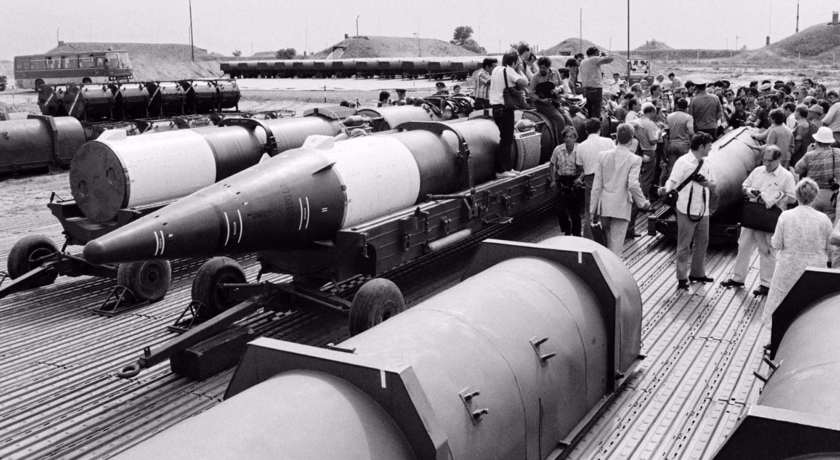 Советские ядерные ракеты. Гонка ядерных вооружений США И СССР. Ядерное оружие СССР 1990.