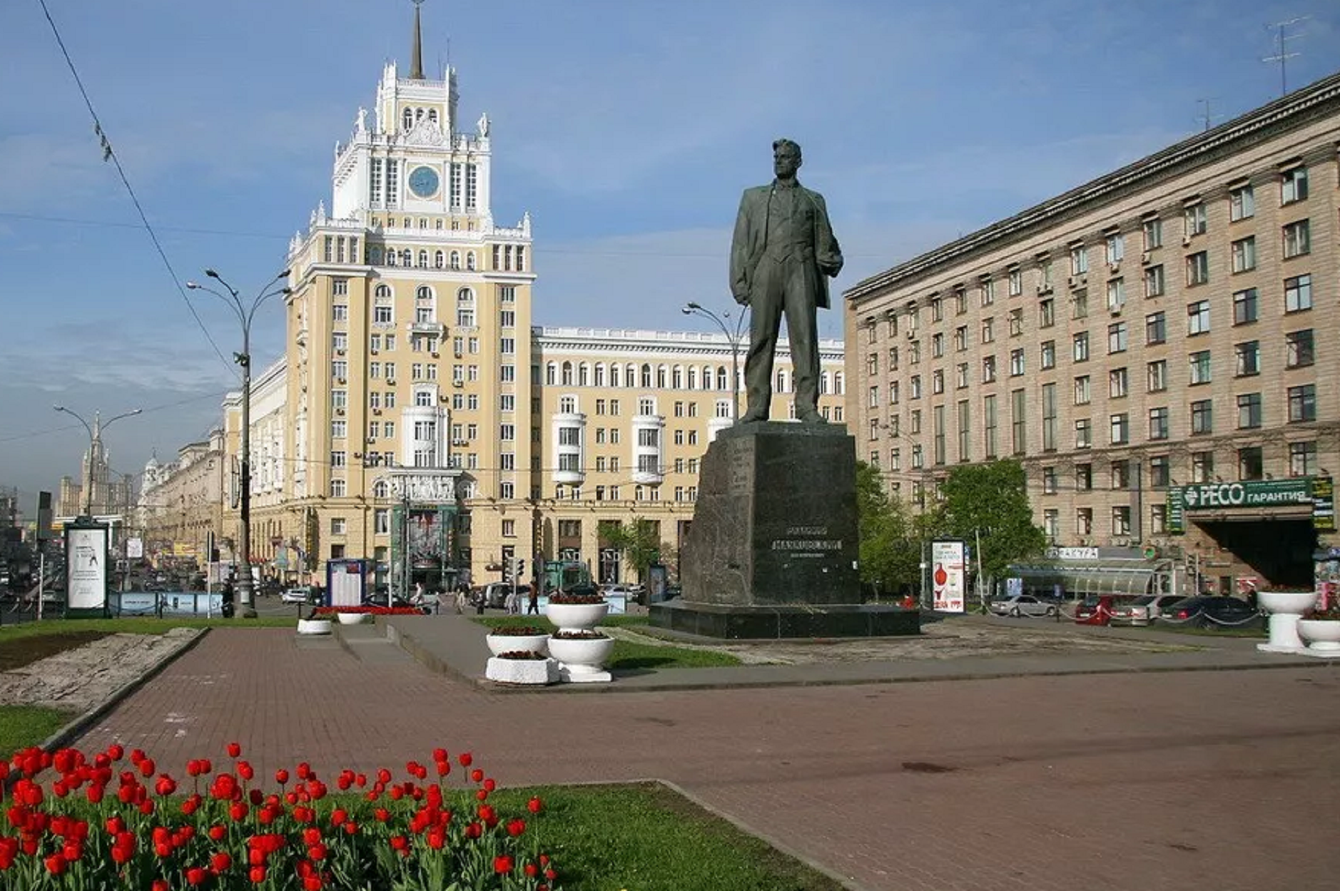 Ул площадь. Площадь Маяковского в Москве. Маяковская Триумфальная площадь. Памятник Маяковскому на Триумфальной площади. Триумфальная площадь (площадь Маяковского).