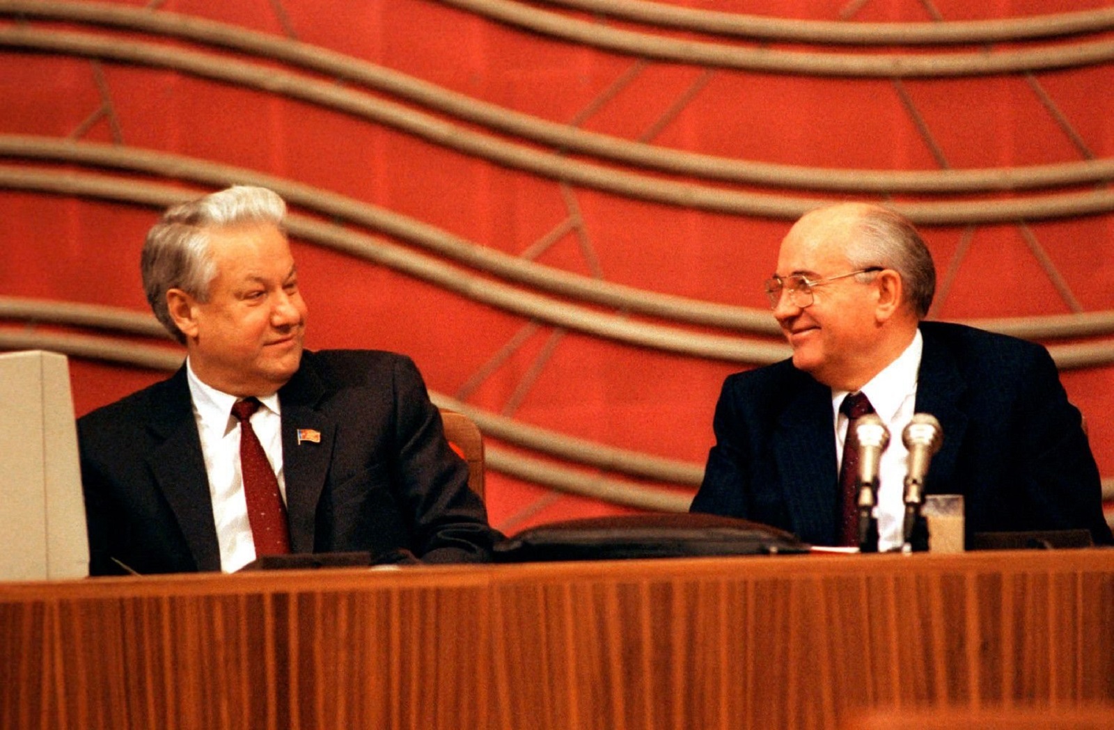 I съезд народных депутатов ссср год. Горбачев 1991. Горбачев председатель Верховного совета СССР.