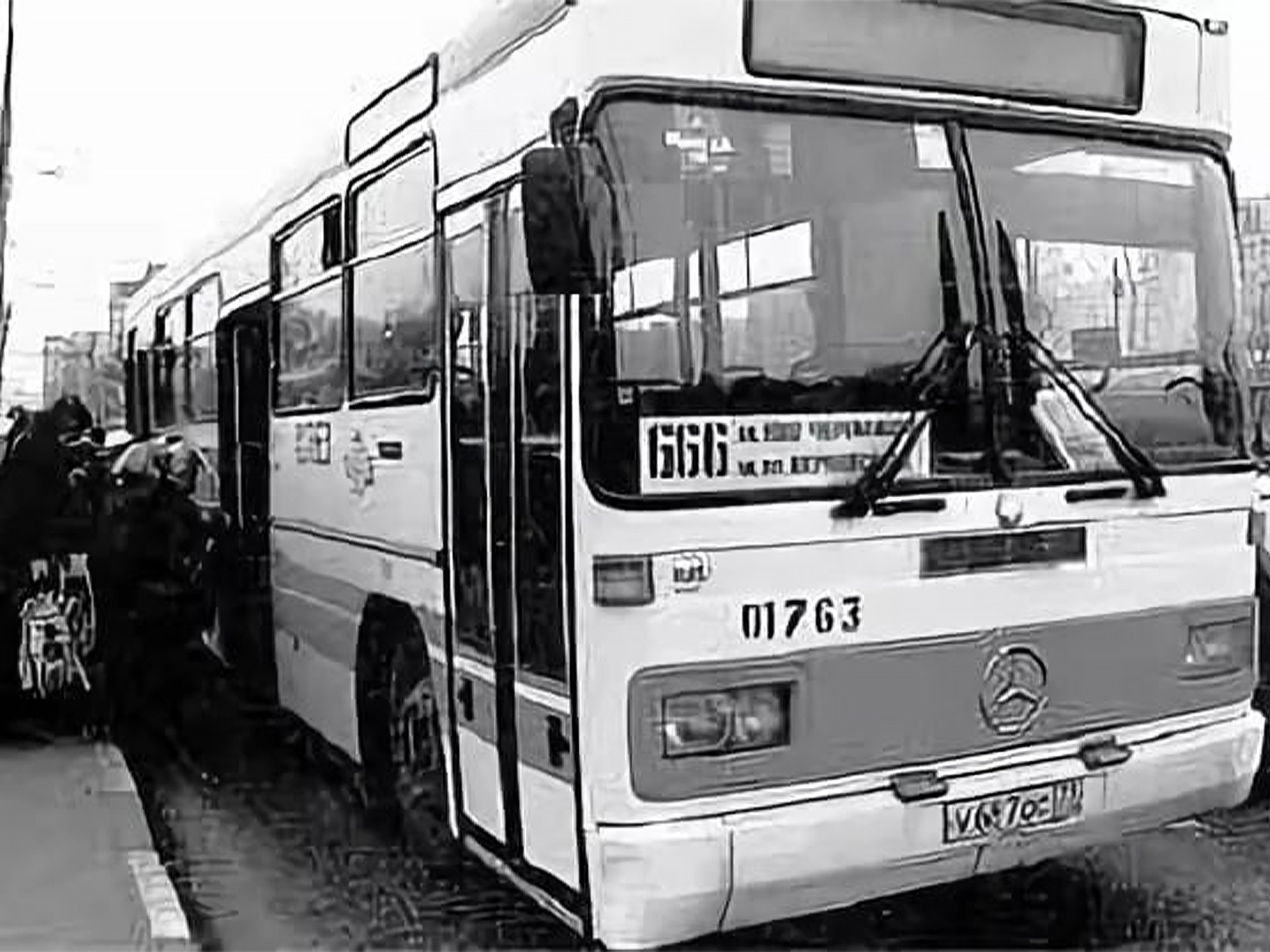 Автобус номер 90. Автобус 666. Маршрут 666. Автобусы 1990 годов. Автобусы 90-х годов в Москве.