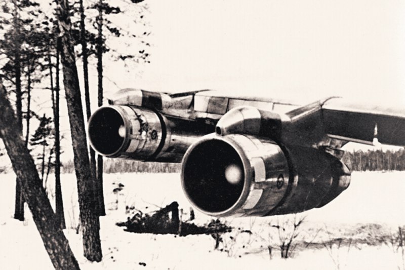 20 апреля 1978 года - Истребители -  перехватчики СУ-15 принудили  южнокорейский Боинг 707 совершить вынужденную посадку в районе города Кемь