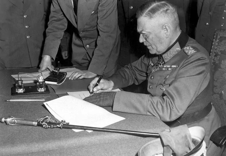 8 мая 1945 года - Подписан окончательный Акт о безоговорочной капитуляции Германии