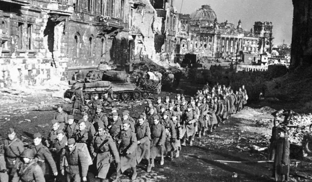 16 апреля 1945 года - Начало Берлинской операции во время Второй мировой войны