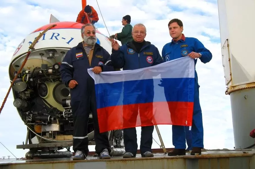 Российская Полярная Экспедиция Арктика-2007. Арктика 2007 Чилингаров. На дне ледовитого океана