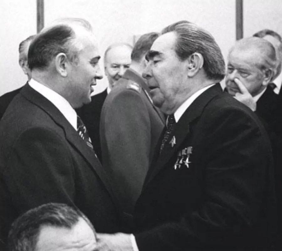 27 января 1987 года - Горбачев на Пленуме ЦК КПСС назвал время правления Леонида Брежнева "эпохой застоя"