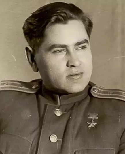 18 мая 2001 года умер Герой Советского Союза Алексей Петрович Маресьев 